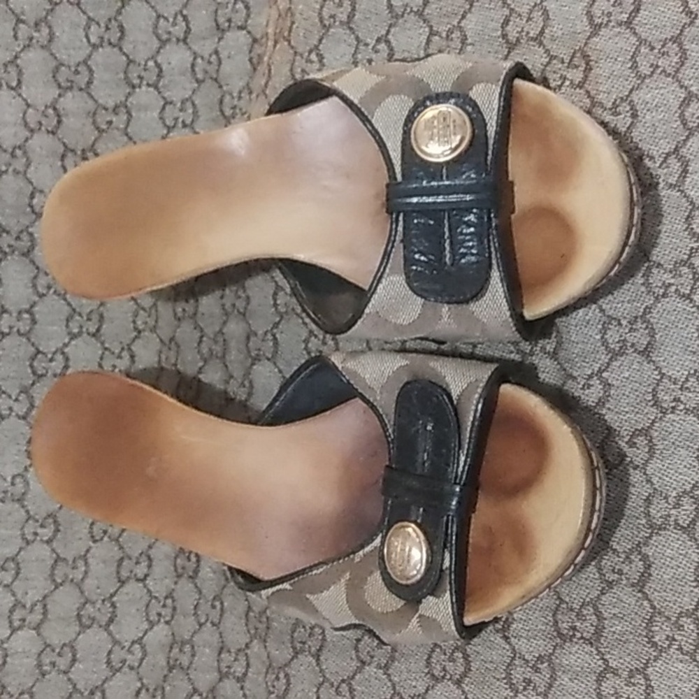 Women coach shoes